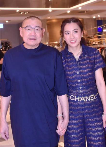 刘銮雄和甘比出街,刘銮雄甘比出街视频