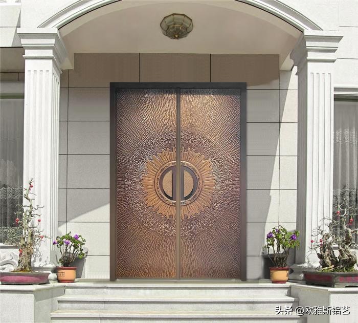 别墅门是铸铝门还是锌合金好,别墅铸铝门流行