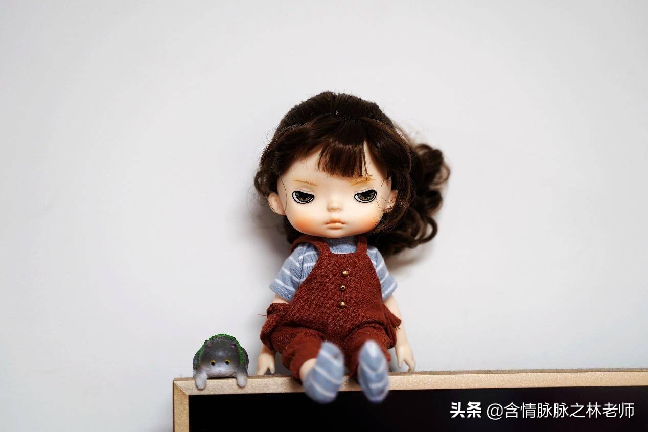 给女儿买了一个芭比娃娃,给女儿买60cm娃娃