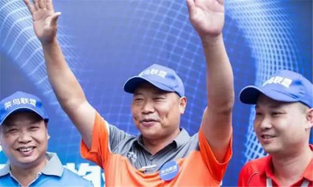 20岁时白手起家，25岁去了天堂，妻子嫁给了司机，公司归了大舅哥