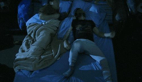 半夜梦游是什么样的体验,梦游到底是怎么一回事