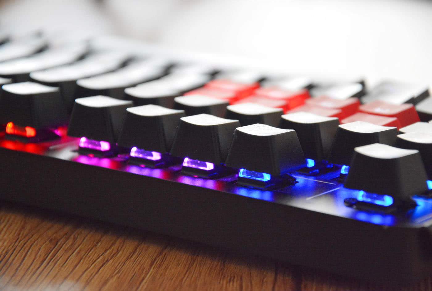 双飞燕q865光轴机械电竞键盘,双飞燕机械键盘975