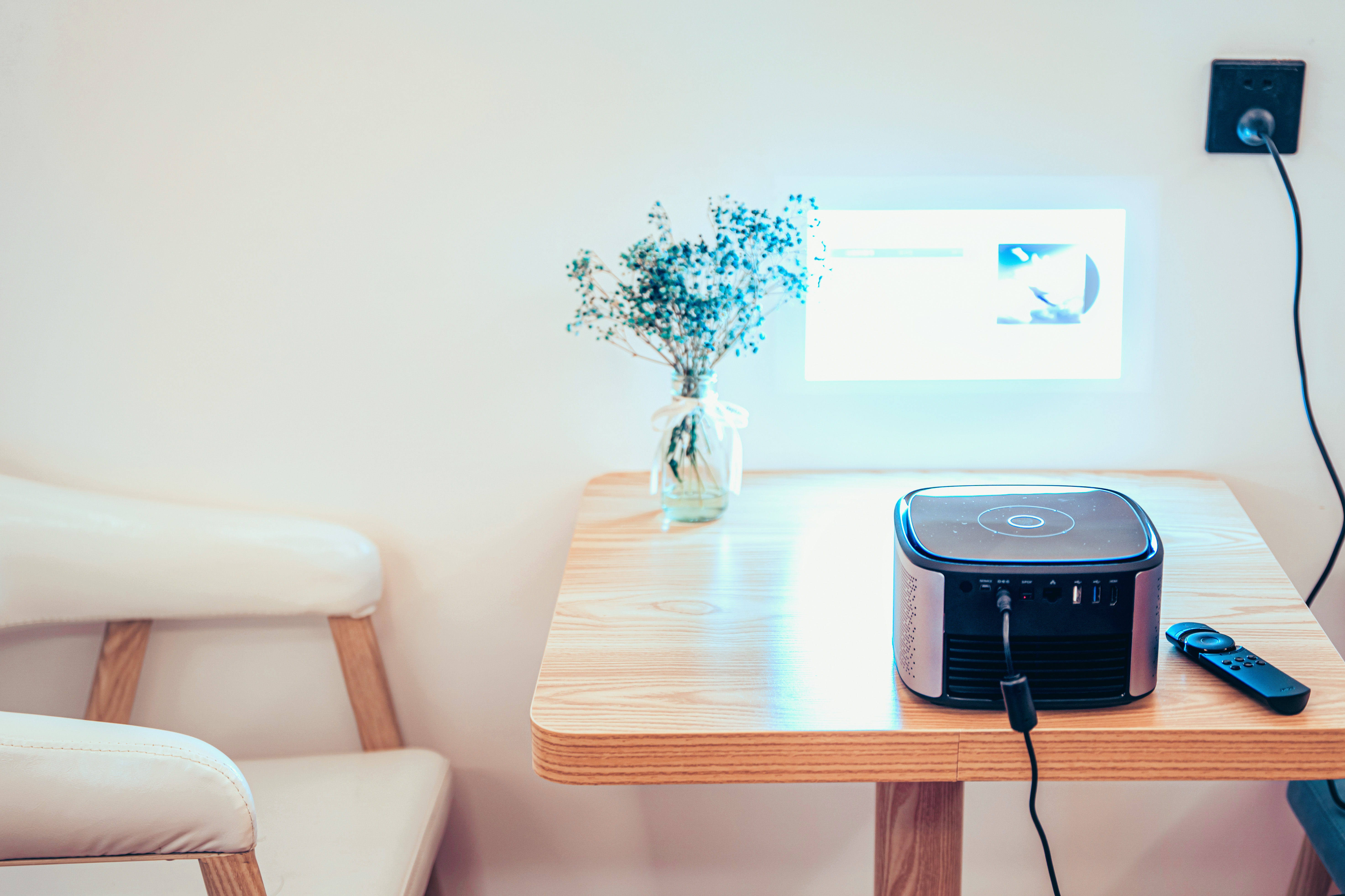 智能投影幕布,微投影坚果