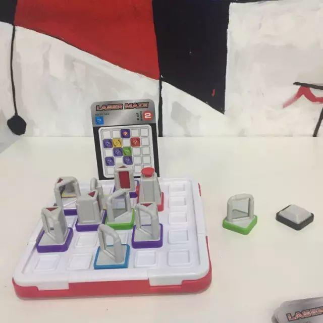 沉迷于游戏的孩子和学霸对比,学霸和学渣玩儿游戏