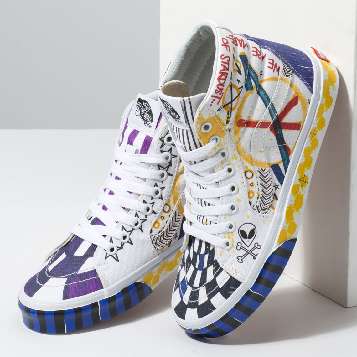 Vans为女性设计的“银河女神”新款在鞋面上添加了狂野的涂鸦