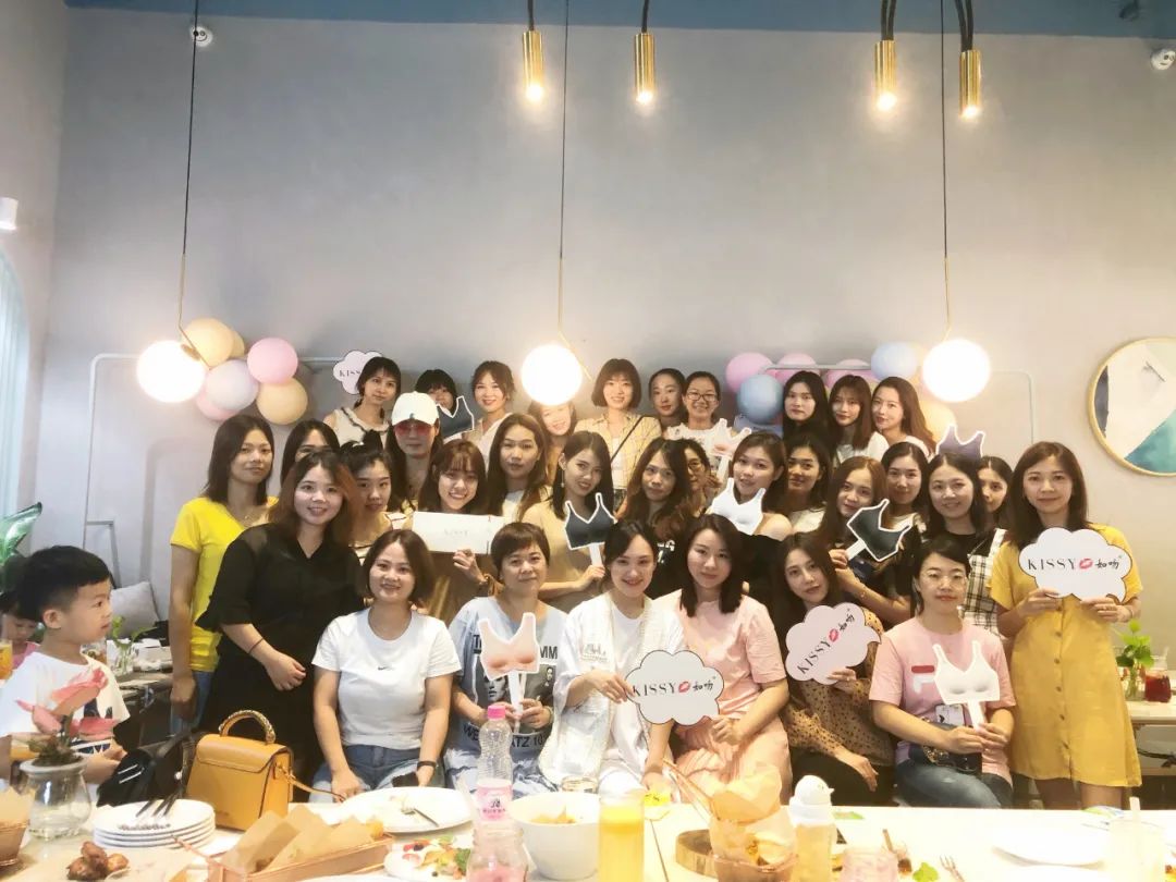 做微商是怎么工作的,月薪过万的微商怎么做