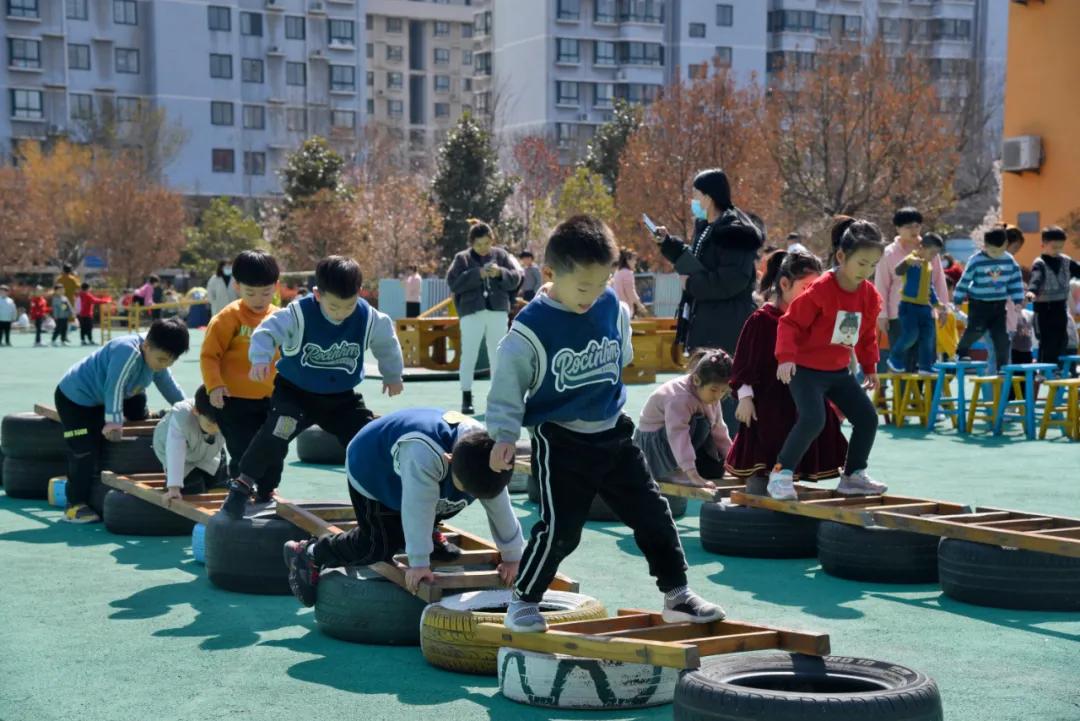 课题研究幼儿园讲座,幼儿园课题组会议报道
