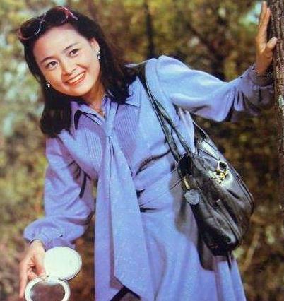 张瑜穿搭高清,张瑜知性穿搭真有气质