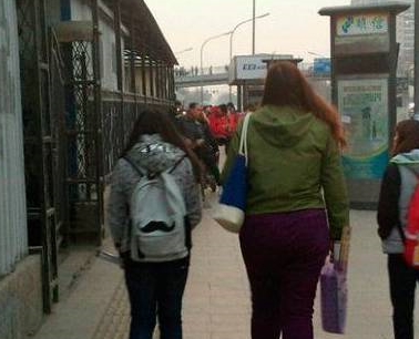 开心一刻:给女朋友发短信“我们分手吧”,她回了一句.