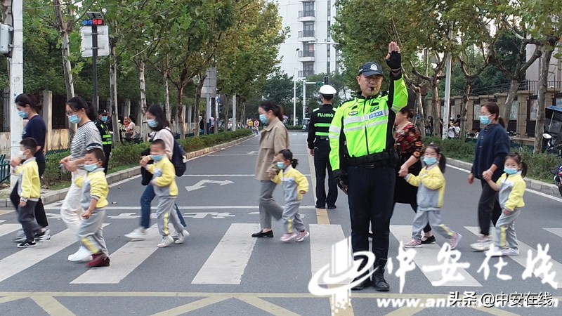 陌生人给糖吃应该怎么办,陌生人给的糖不要吃安全教育
