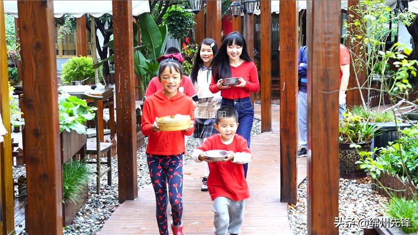 传统手工月饼感受中秋文化,迎中秋庆国庆活动主题手工做月饼