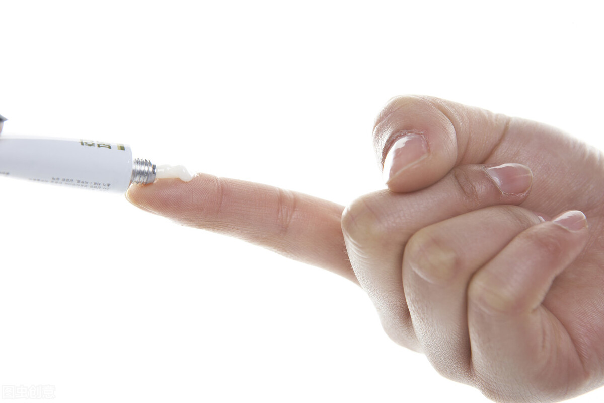 有哪些方法可以清除闭口粉刺,黑头闭口粉刺怎样才能彻底清除