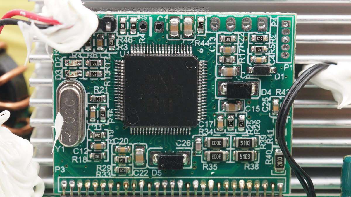 公牛便携式电源拆解,公牛1800w户外电源拆解