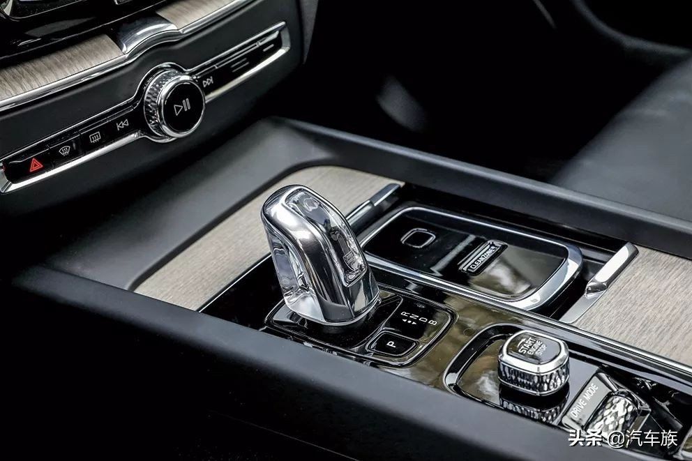 2019款中国沃尔沃xc60试驾,沃尔沃xc60t82022款落地价