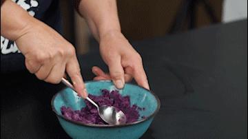 炎炎夏日不如做份甜品消消暑吧,夏日消暑甜品美味的红糖冰粉