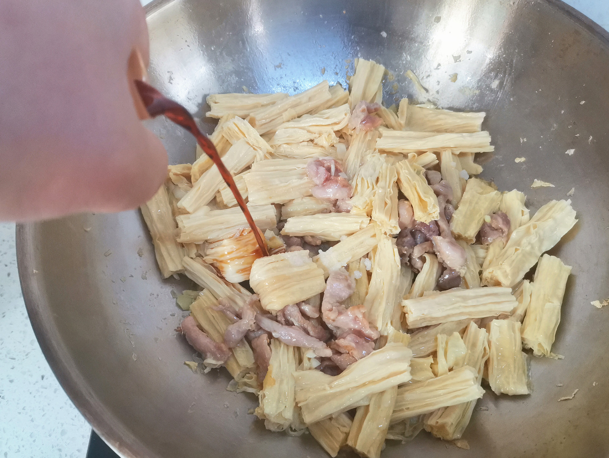 腐竹炒肉怎样做才能更好吃,腐竹炒肉怎么炒又嫩又好吃