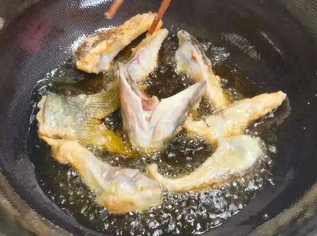 红烧鱼的正确做法这样做出来开胃,教你红烧鱼块的家常做法步骤清晰