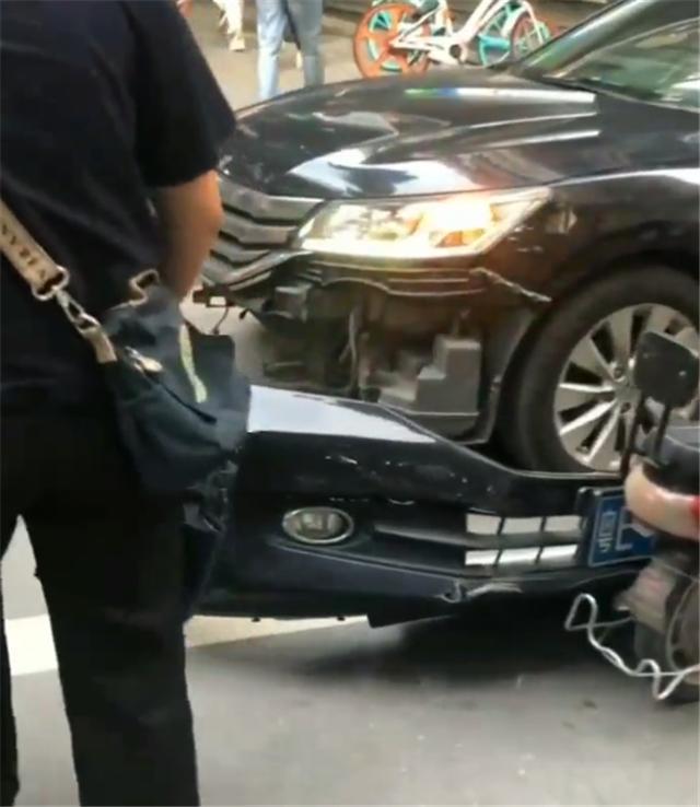 日系车碰撞事故现场集锦,日系车被撞惨状