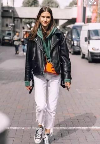 LV太子妃身材真绝了!跟14岁女儿穿比基尼度假,母女俩长太像