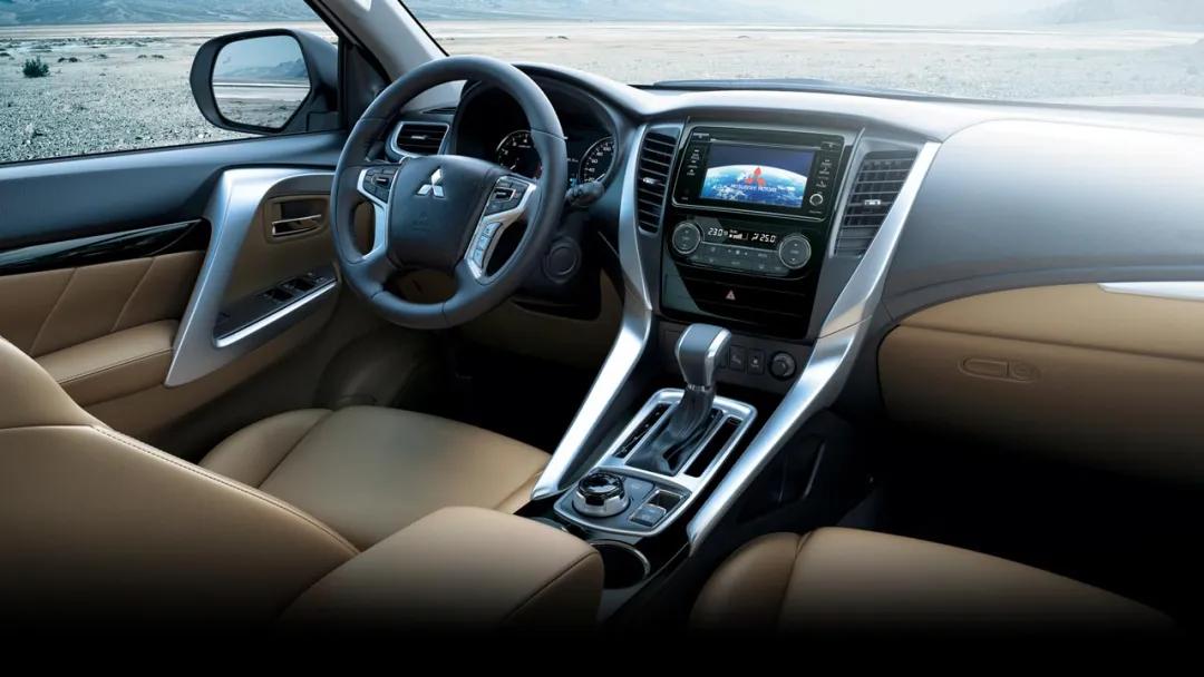 2020款帕杰罗劲畅国外试驾,新款帕杰罗劲畅越野测试