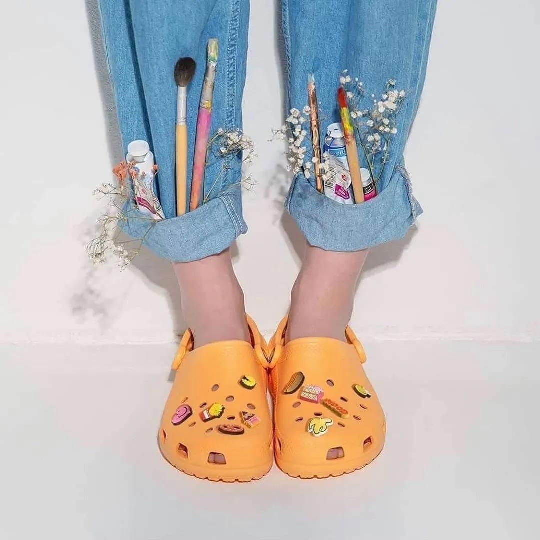 洞洞鞋zara,丑到洞洞鞋