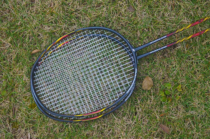 尤尼克斯最新款球拍疾光700测评,疾光1000尤尼克斯测评