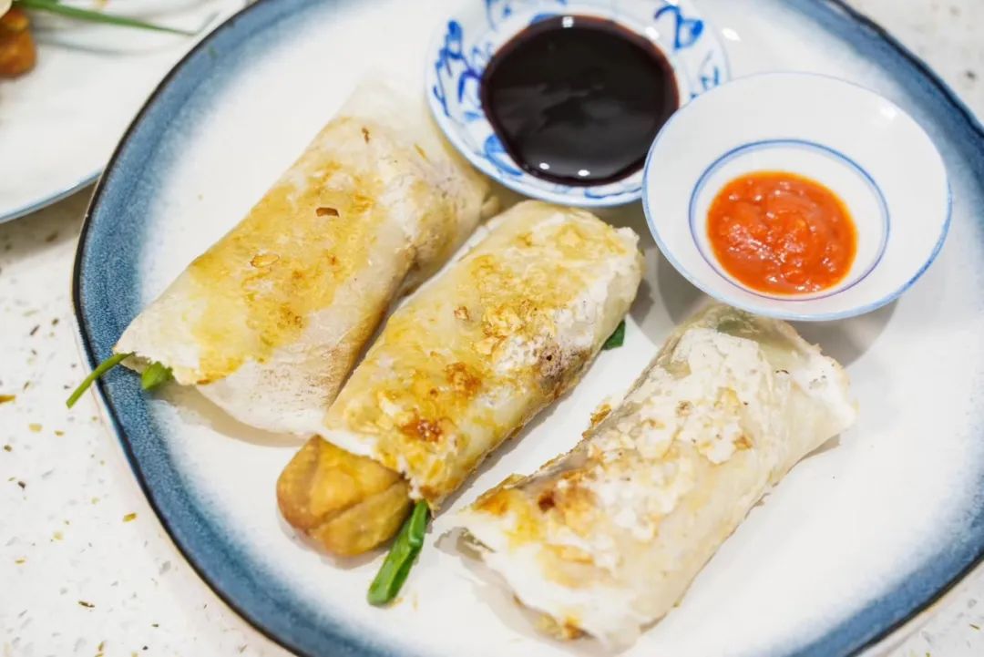 万人定闹钟早起云约早饭，为了去世界各地摆摊卖小吃做准备