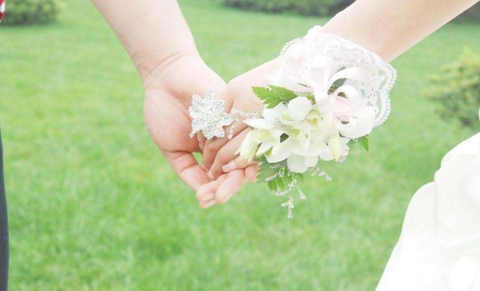 朋友结婚了发朋友圈祝福语简短的,朋友结婚适合发朋友圈的祝福语句