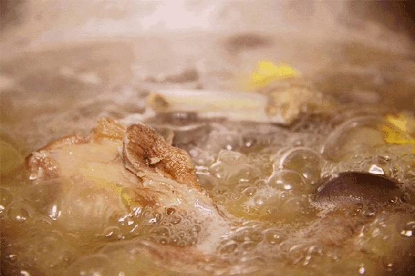 做汤怎么让汤白,煲什么汤清淡又好吃