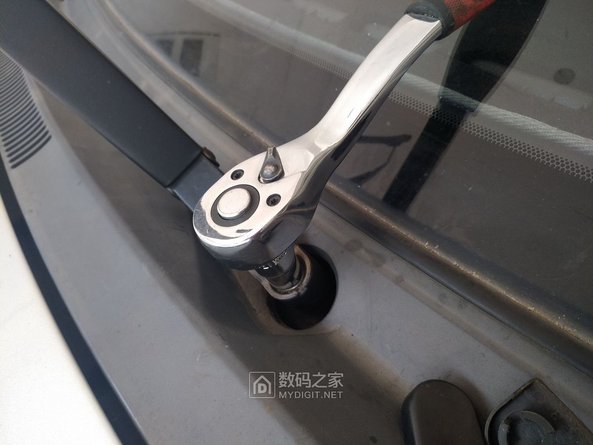 长城c30雨刷连杆怎么修,13年长城c30雨刮器怎么卸下来