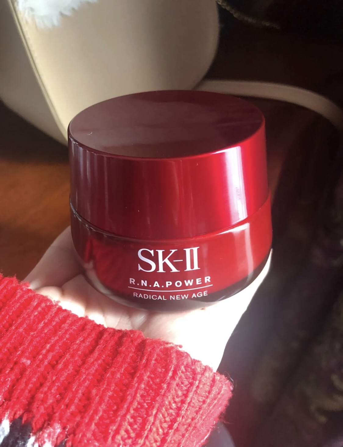 熬最晚的夜用最好的化妆品,熬最晚的夜用最贵的护肤品表情