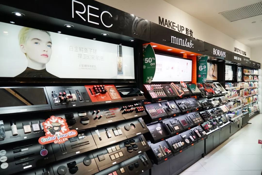 圣诞节可以化什么妆容,圣诞节该化什么妆才好看