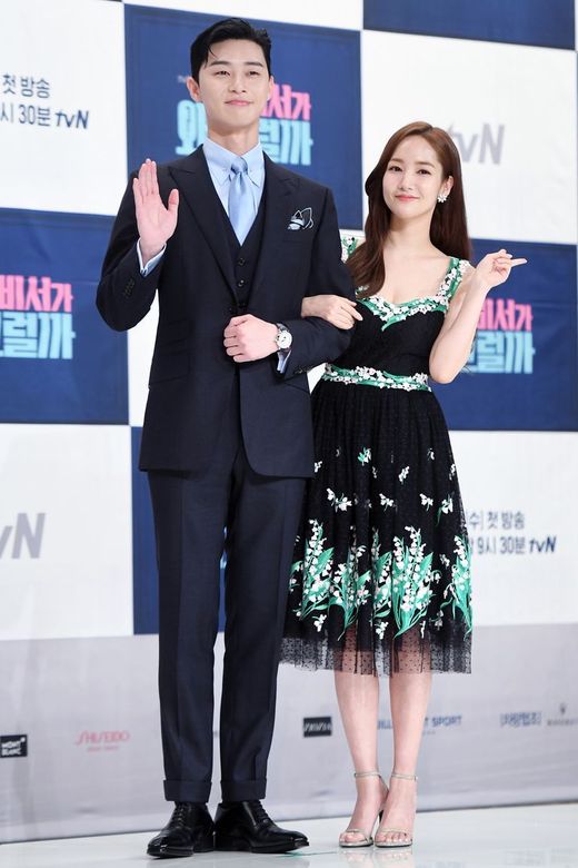 韩国男明星谁穿西服最有气场,韩国男明星穿西装为什么那么好看