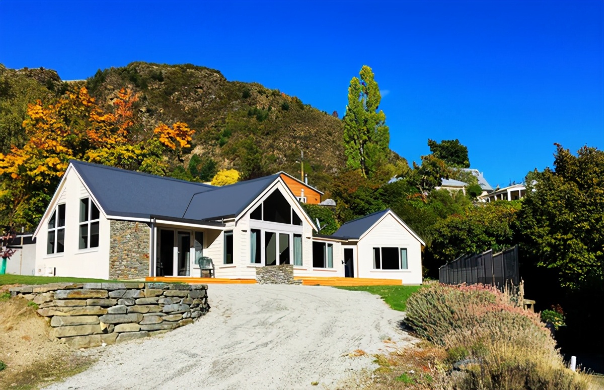 新西兰一小镇挂牌出售，364万平仅售5300万，租下来一天仅3.5万