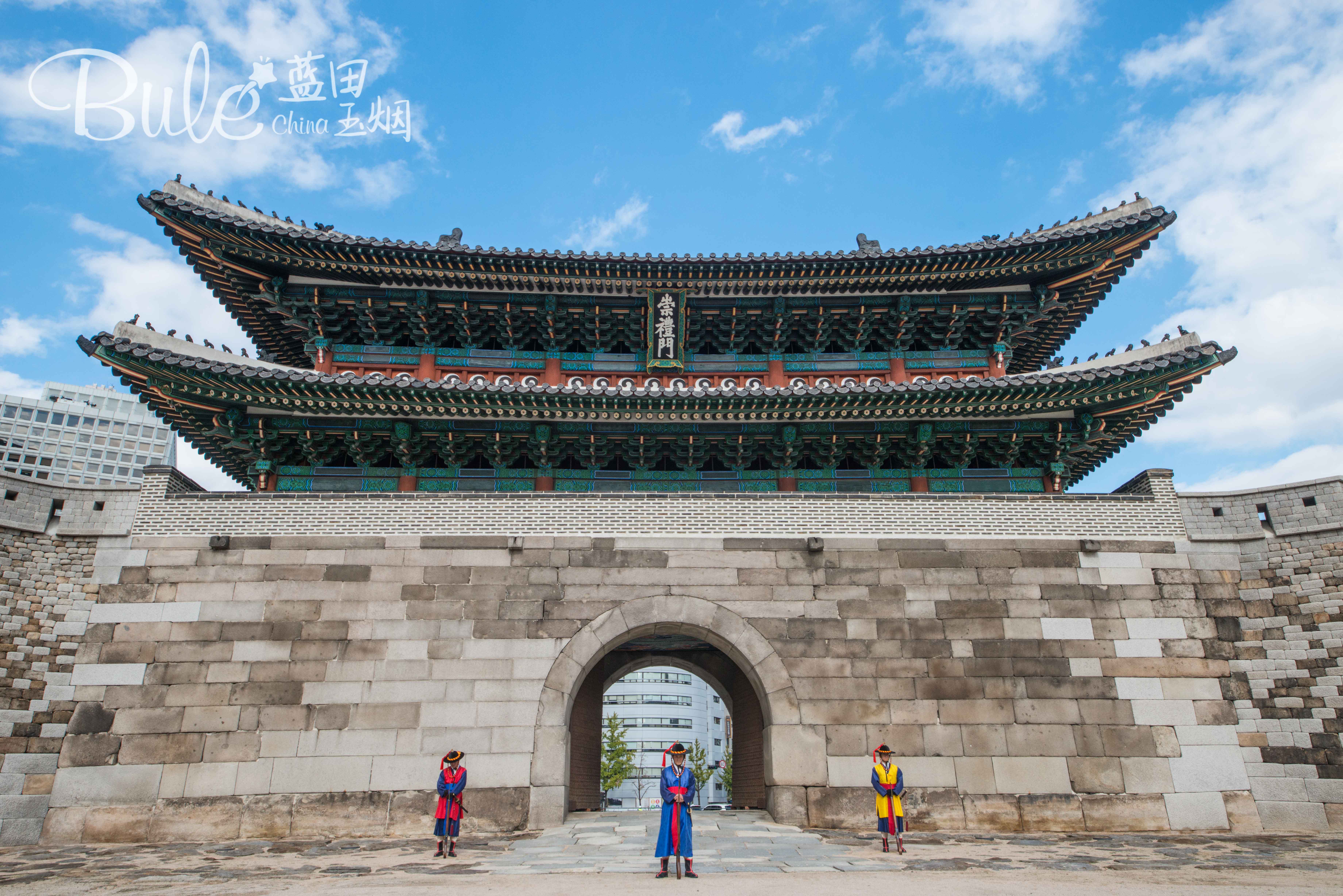 比北大门更适合买伴手礼的南大门市场,首尔便宜货的首选之地