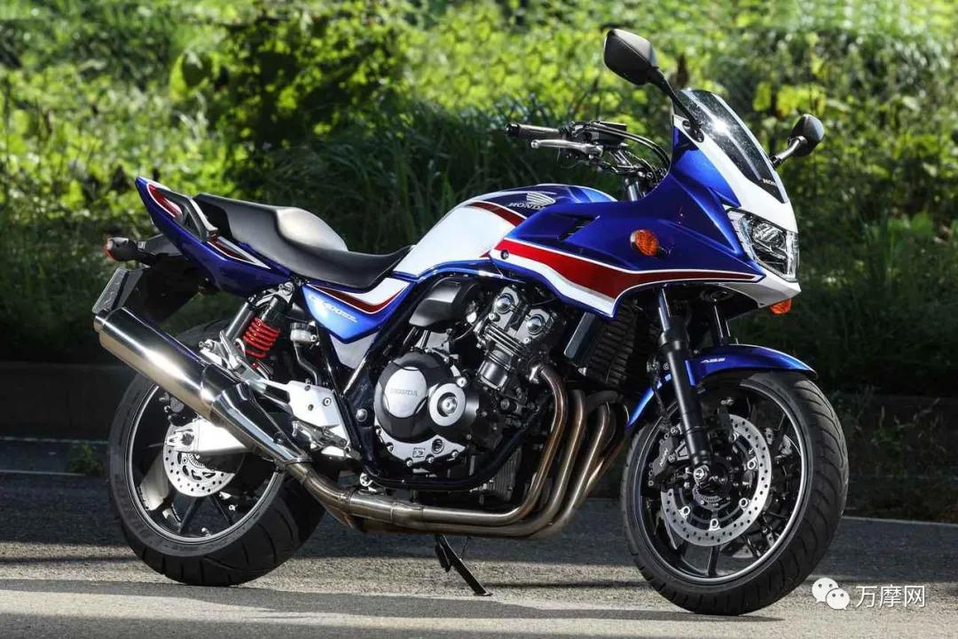 外媒评选十佳紧凑型轿车,400cc车型年度人气排名