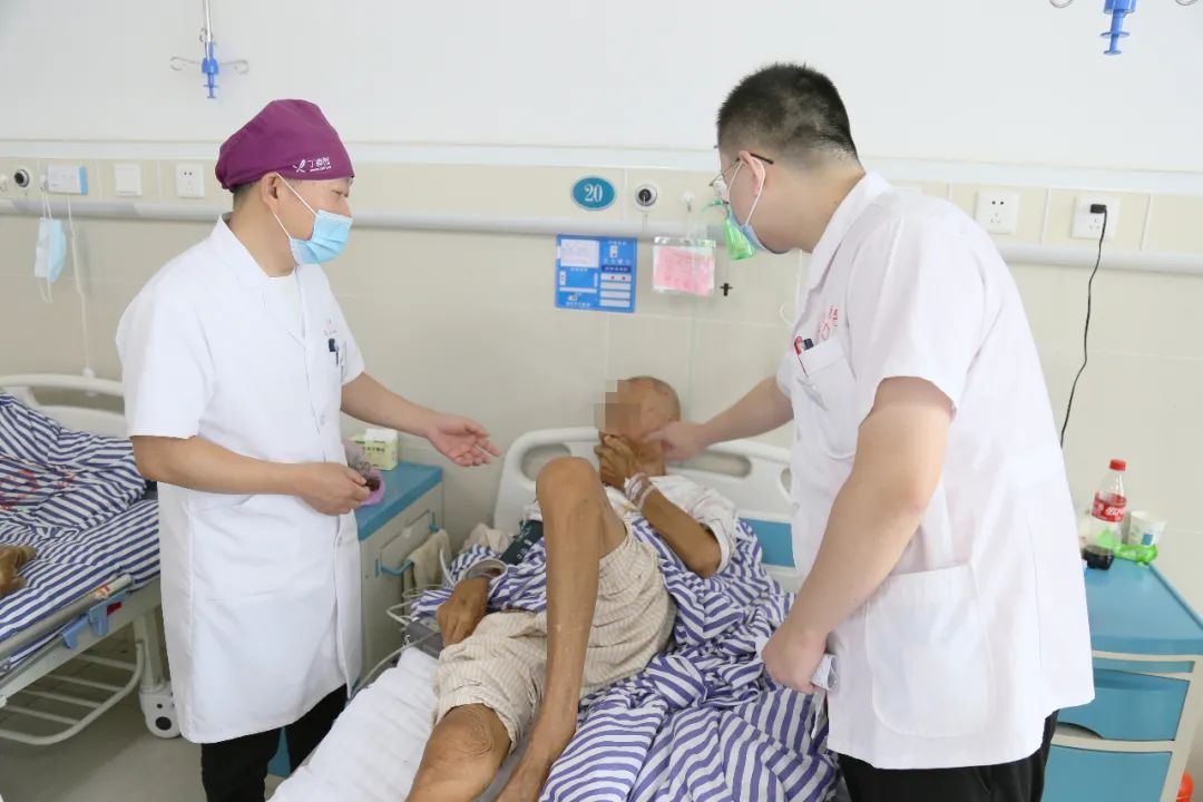 为患者点亮生命之光一一北方医院泌尿外科写真