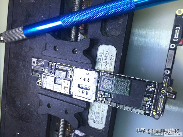 iphone7进水后最容易出现的问题,iphone7进水不定时重启