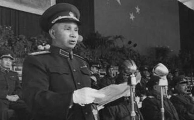 毛主席要粟裕入朝作战，粟裕因头痛错过，后才知他头里有3枚弹片