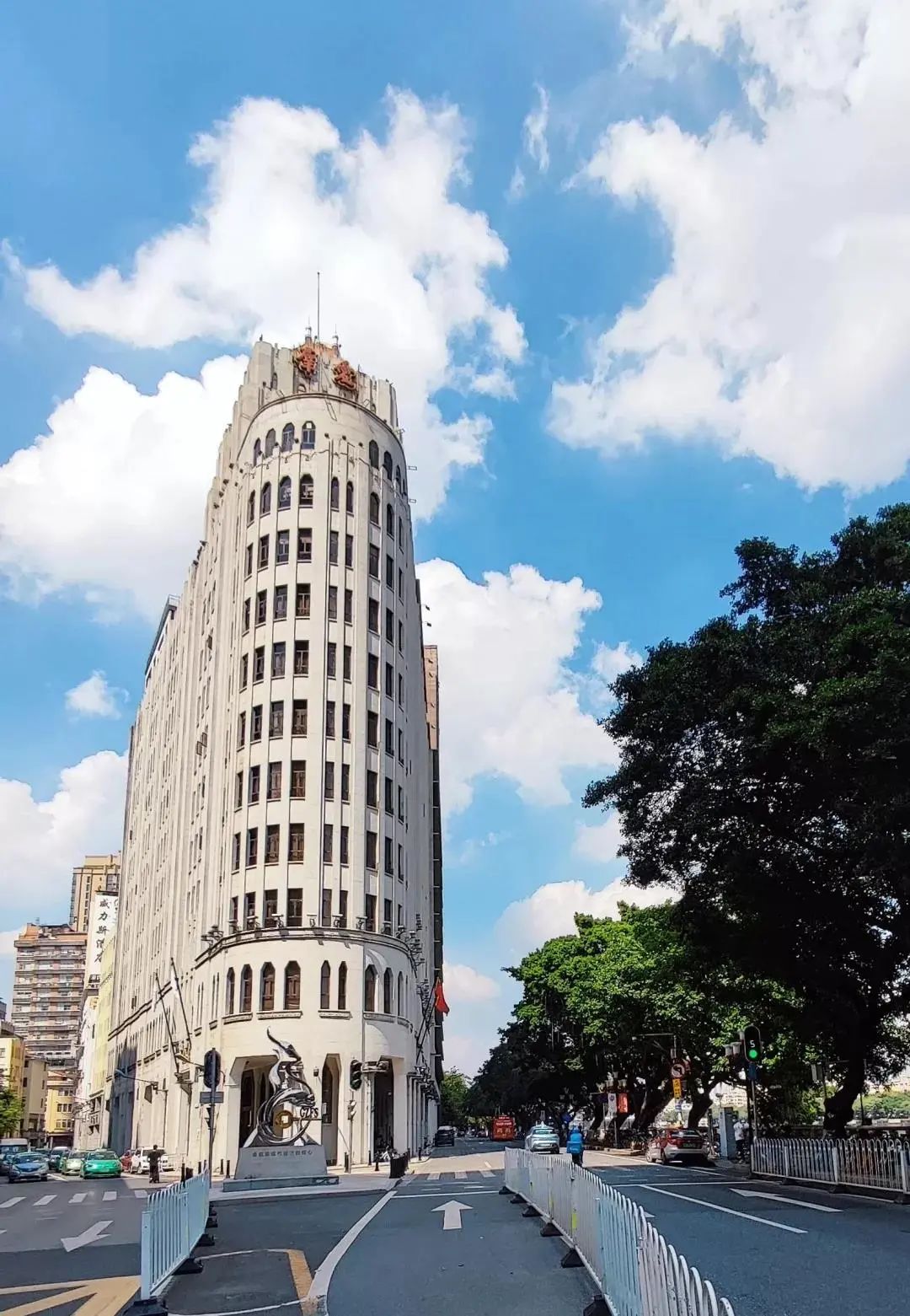 84岁的爱群大酒店：成为网红打卡地，房价却堪比7天酒店