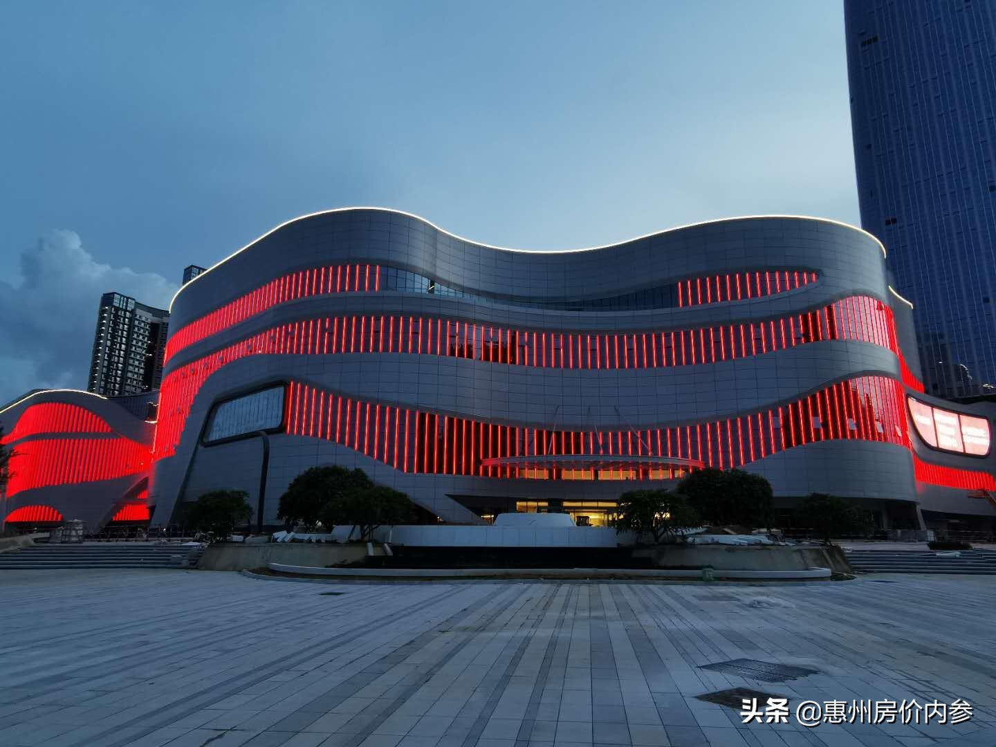 惠州隆生金山湖中心商场夜景,惠州隆生金山湖中心最新照片