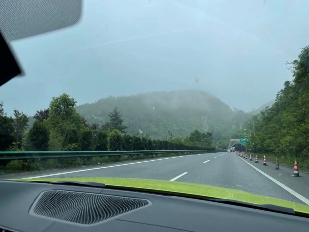 新一代宝马m4谍照曝光,驱车2000多公里回老家过程