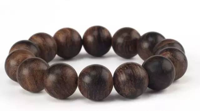 为什么沉香手串玩的人很少,沉香手串有多难玩