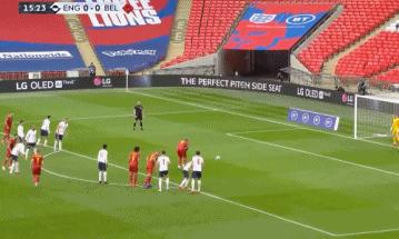 索斯盖特换人引争议,索斯盖特三师兵团