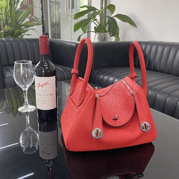 爱马仕hermeslindy有几个颜色,爱马仕lindymini和苹果13pro