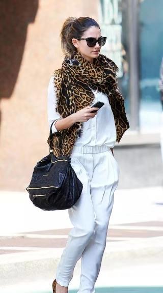 低调显奢华的“吸烟鞋”火了，百搭时髦，关键显腿瘦