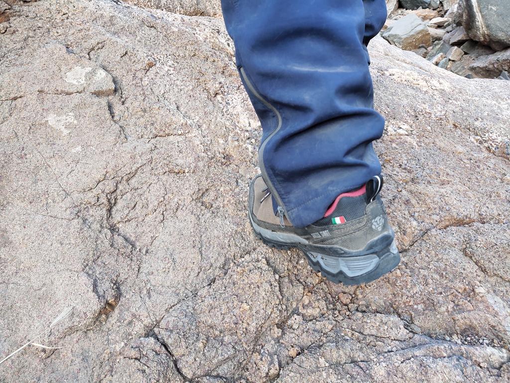 图途绿巨人鞋,轻便且防水的5款大牌男士登山鞋