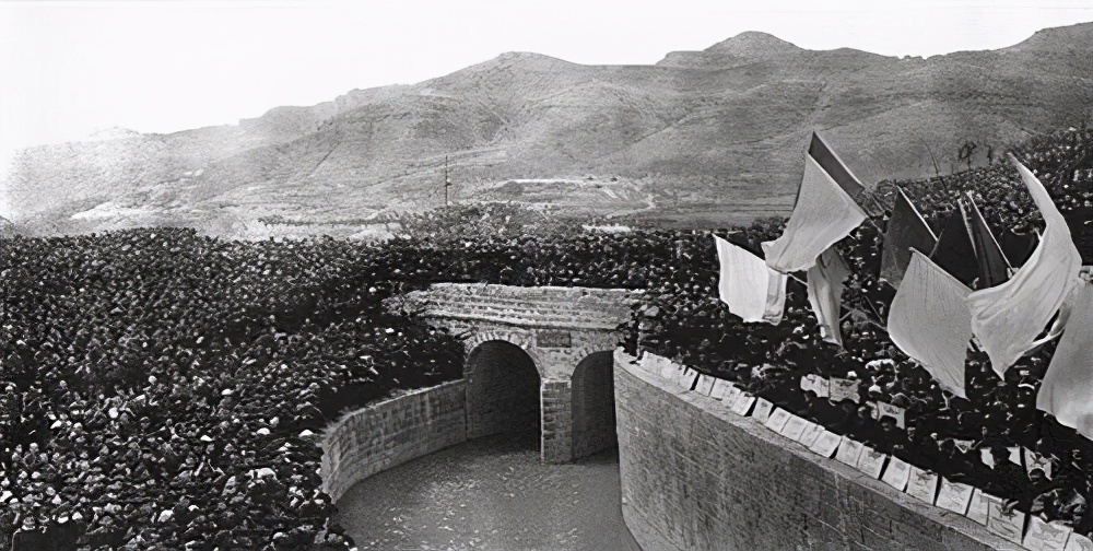 人工削平红旗渠纪录片,航拍被誉为世界第八大奇迹红旗渠