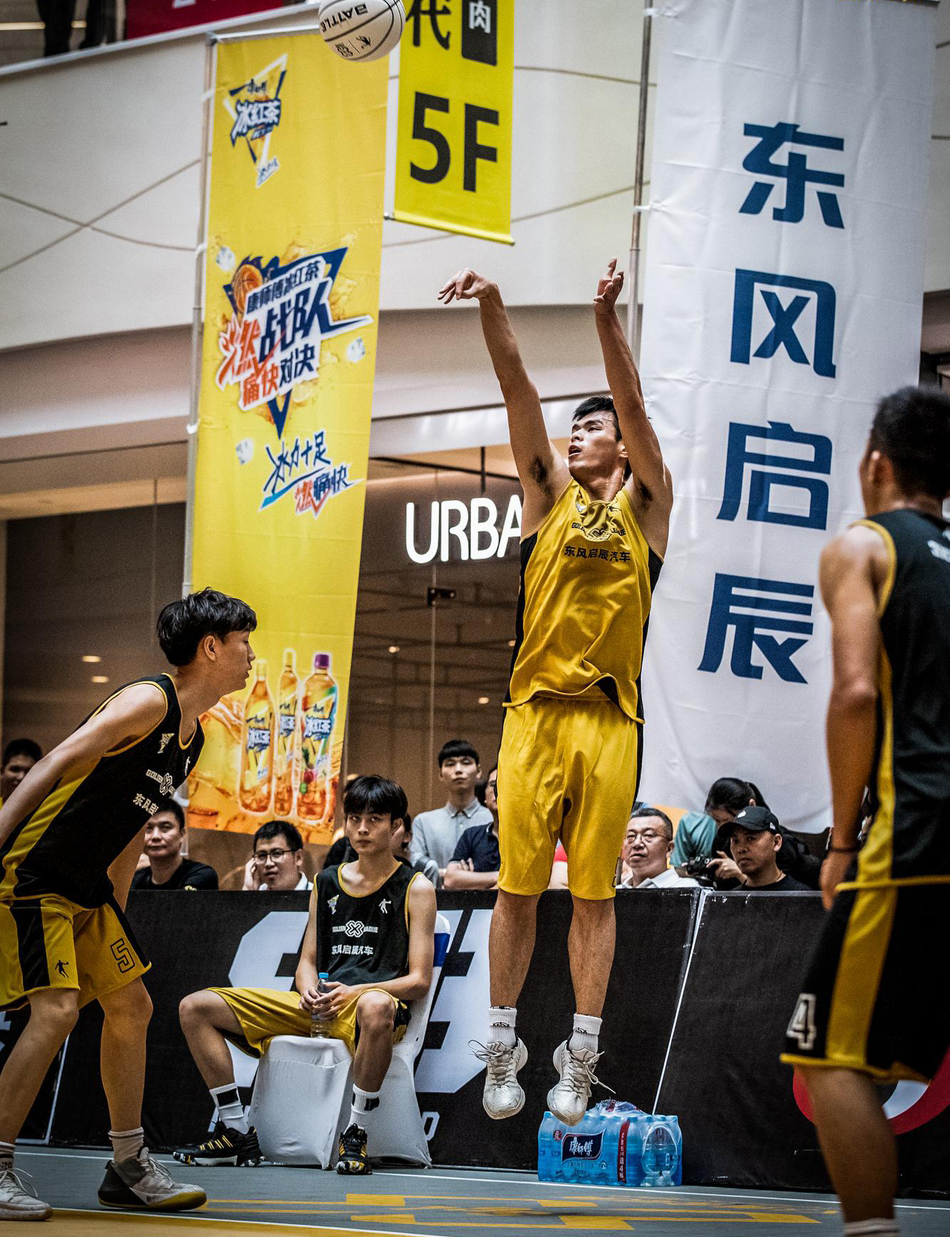 战胜腰突的视频,本西蒙斯腰间盘突出复出