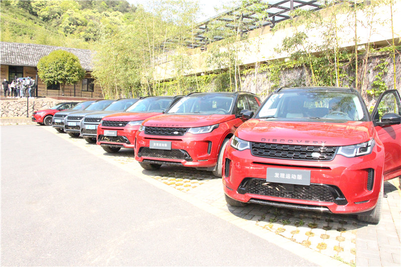 路虎的操控真的很好,新款路虎驾驶感受